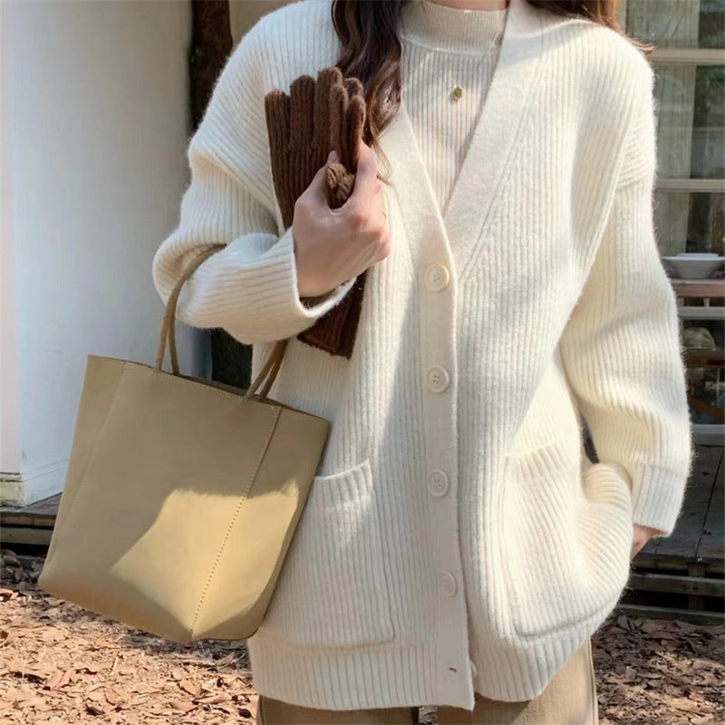 Damen Kuschelige Strickjacke mit tiefem V-Ausschnitt und praktischen Taschen Drune