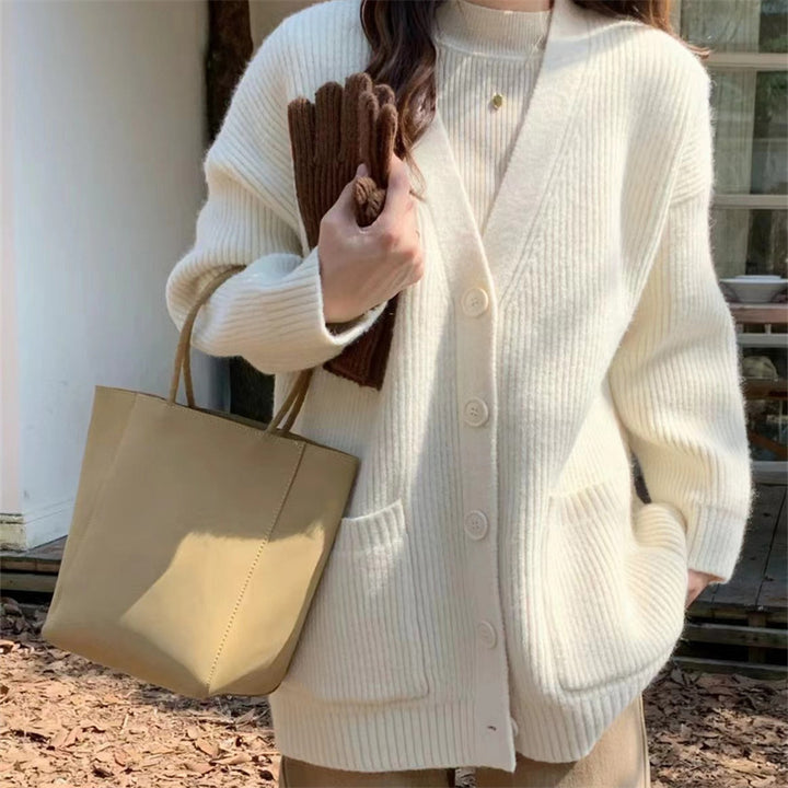 Damen Kuschelige Strickjacke mit tiefem V-Ausschnitt und praktischen Taschen Drune