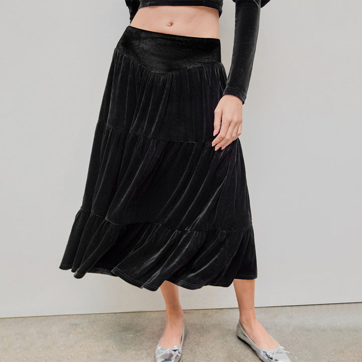 Damen Samtiges zweiteiliges Set mit gerafftem Bustier-Crop und stufigem Midirock Drune