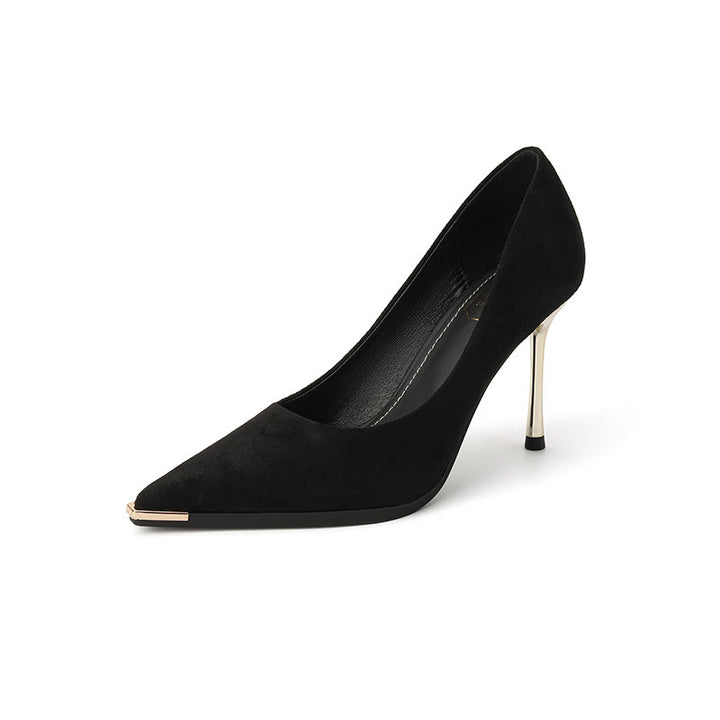 Damen Velours‑Pumps mit schmalem goldfarbenem Stilettoabsatz und Metallkappen‑Detail Drune
