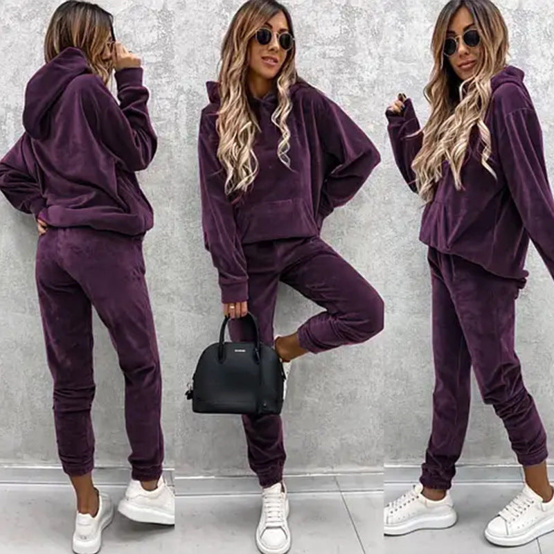 Damen Velours-Lounge-Set mit kuscheliger Kapuzenpullover und schmal zulaufender Jogginghose Drune