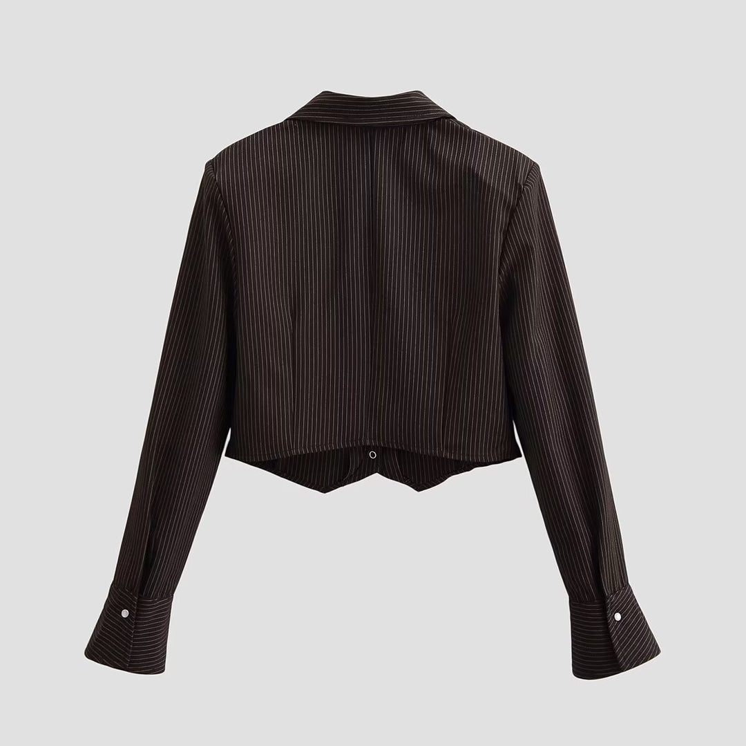 Damen Kurzbluse im Nadelstreifen-Look mit taillierter Schnittführung und spitzem Saum Drune