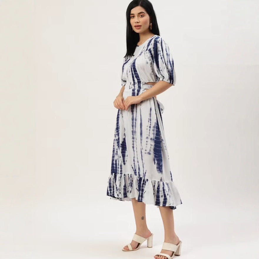 Damen Midikleid mit Batikprint, tailliertem Schnitt, seitlichem Cut-Out und Volant-Saum Drune