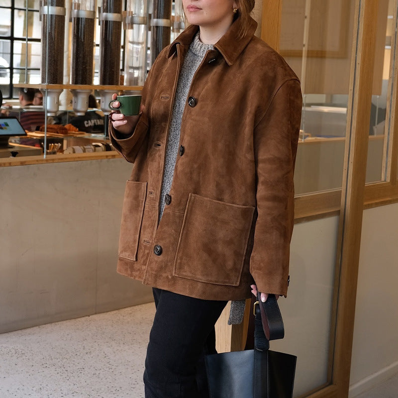 Damen elegante Wildlederjacke mit großzügigen Taschen und Knopfdetails Drune