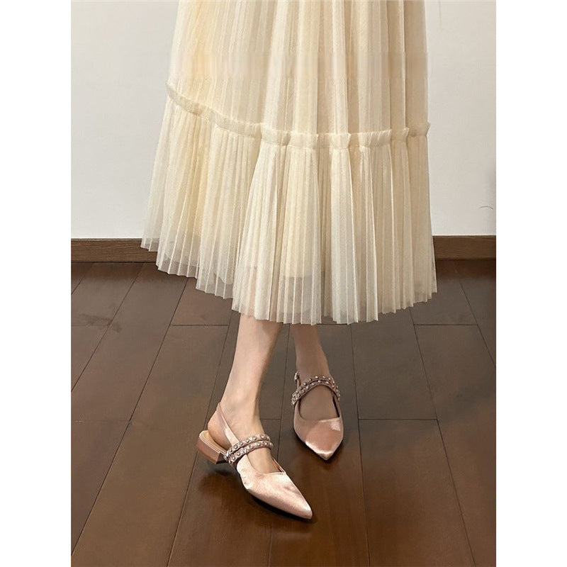 Damen Spitz zulaufende Satin‑Mules mit gepolstertem Komfortfußbett, niedriger Blockferse und kristallbesetztem Zierriemen Drune