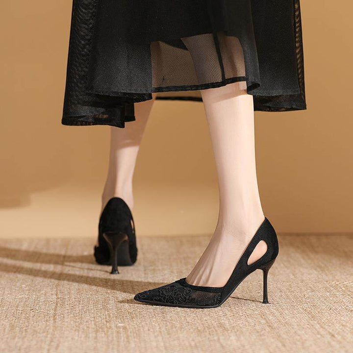 Damen Spitze Pumps mit floraler Stickerei, spitzer Zehenpartie und Cut-Out-Ferse Drune