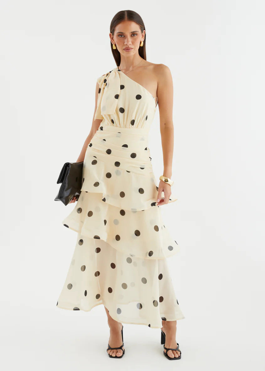 Damen Maxikleid mit asymmetrischem Schulterdesign und voluminösem Rock Drune