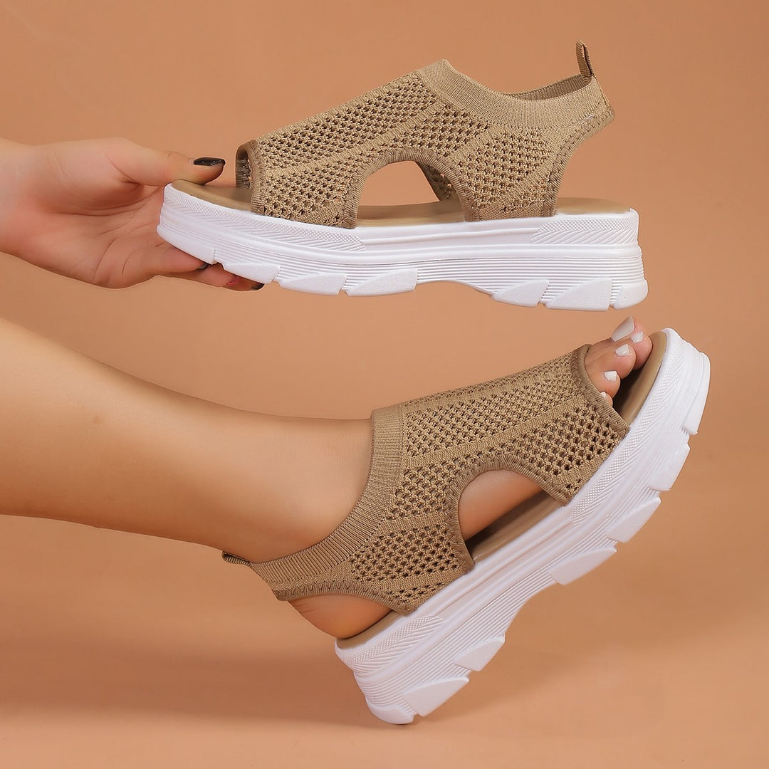 Damen nan Strick-Sandalette mit Fersenriemen, offener Zehenpartie und dämpfender Plateau-Laufsohle Drune