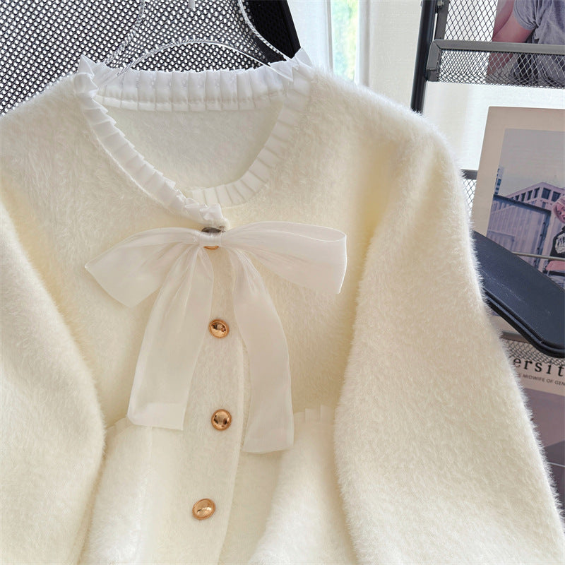 Damen Flauschiger Cardigan mit elegantem Schleifenkragen und dekorativen Knöpfen Drune