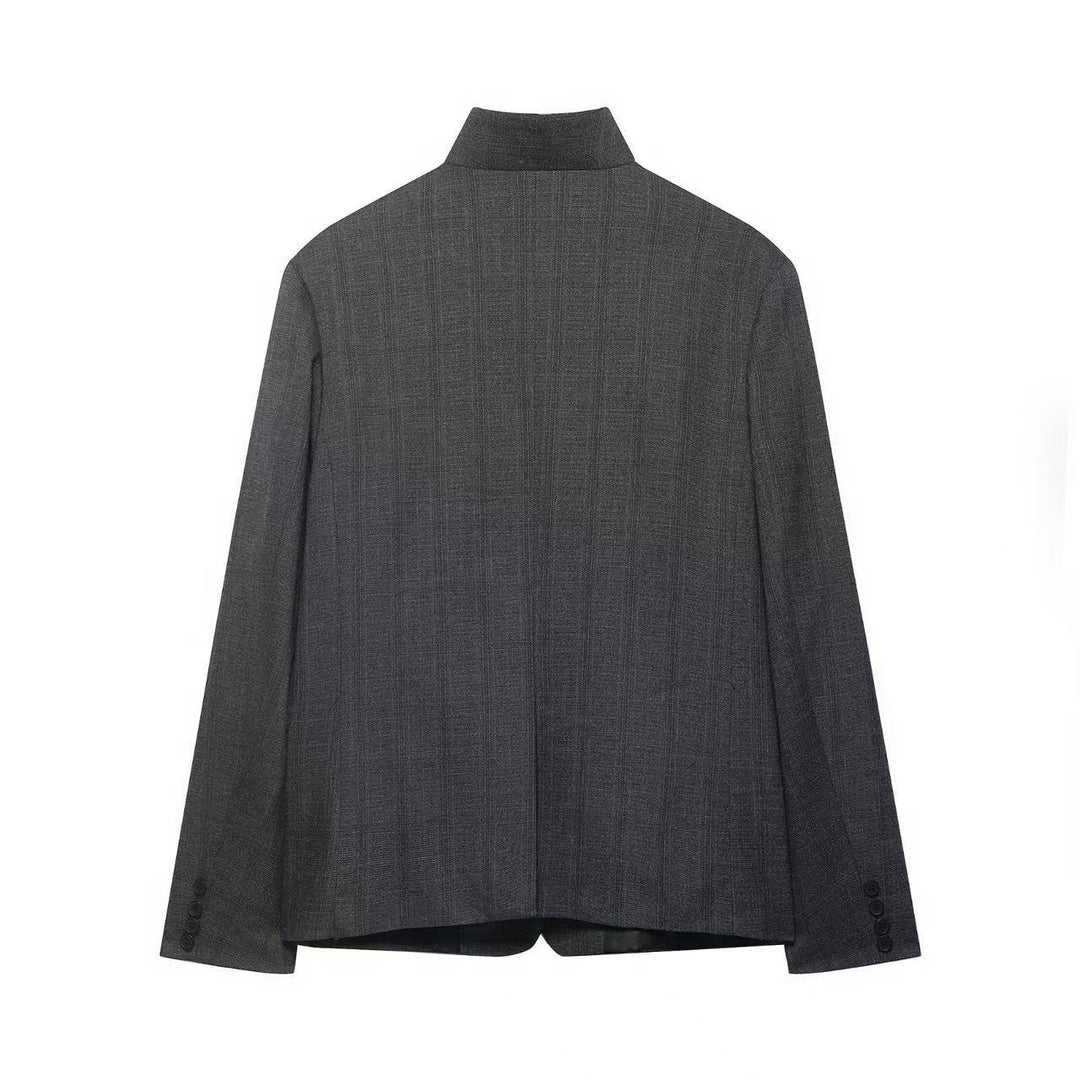 Damen Kurzblazer mit Stehkragen, asymmetrischer Knopfblende und Pattentaschen Drune