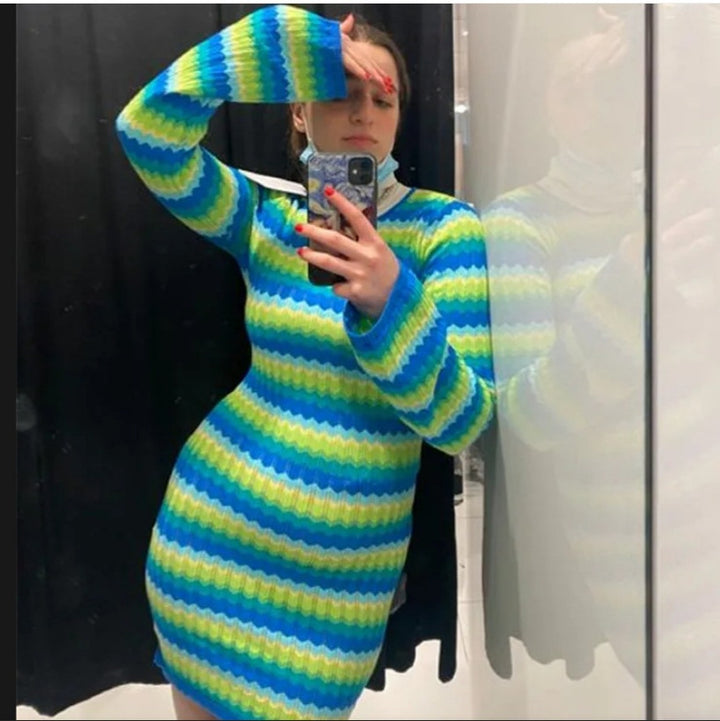 Damen Strickkleid mit Wellenmuster und langen Ärmeln Drune