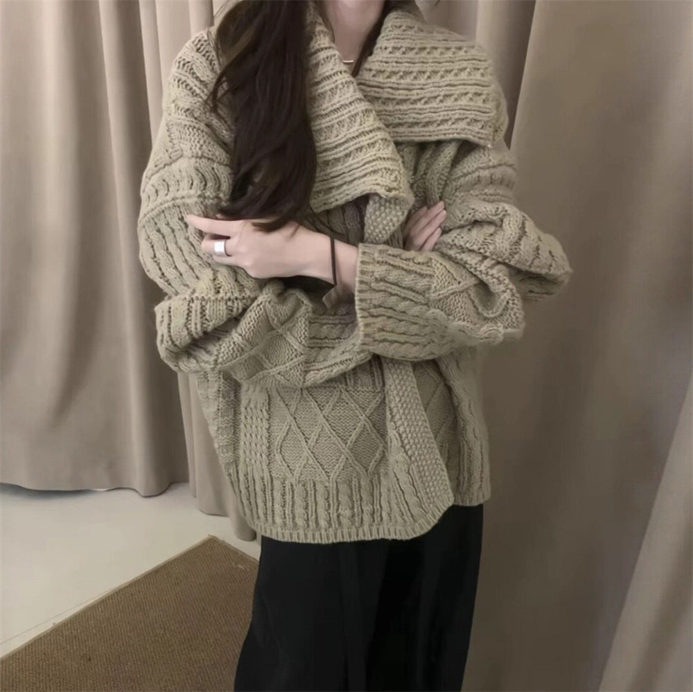 Damen Strickjacke mit kunstvollem Zopfmuster und weichem Material Drune