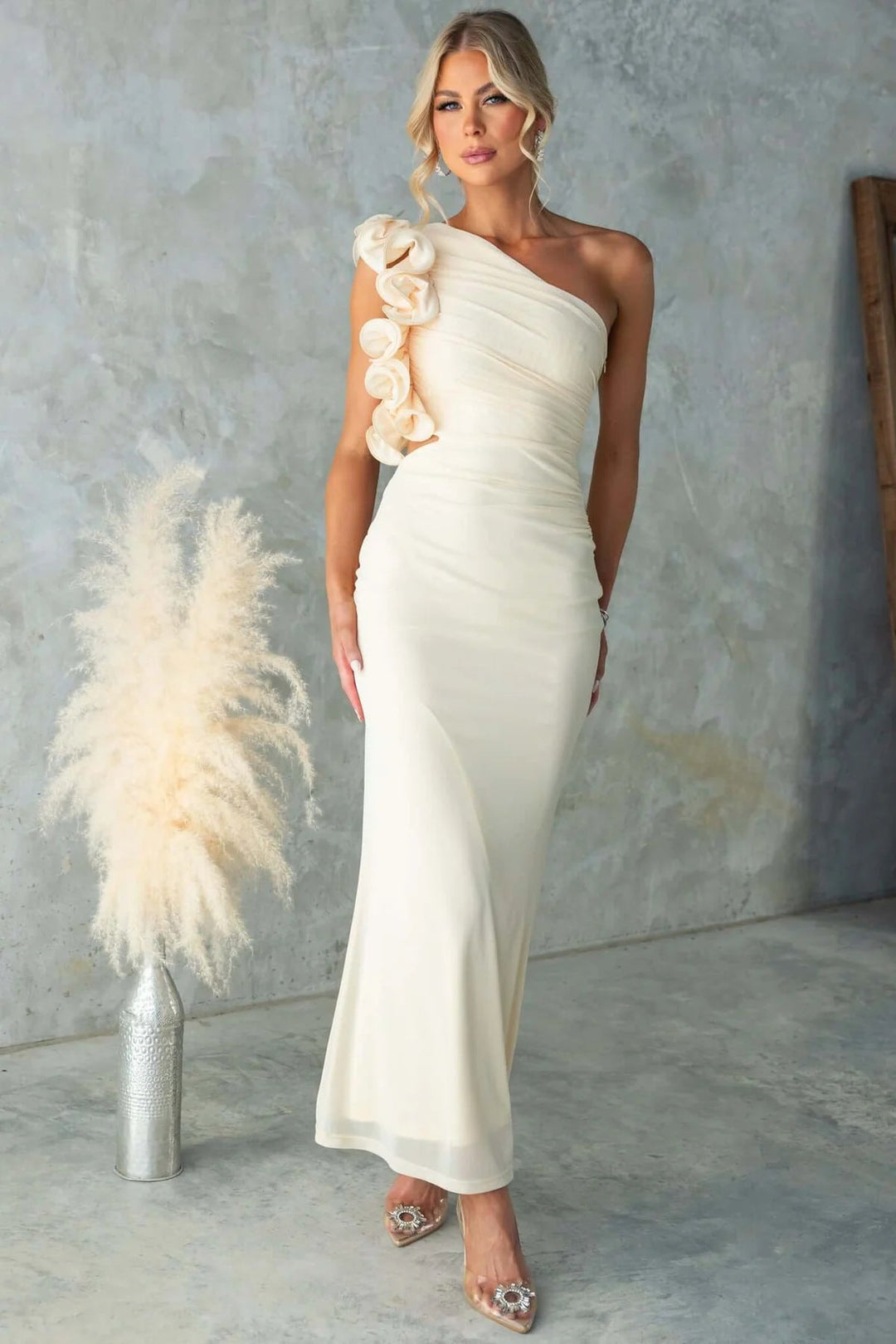Damen Elegantes Rüschen-Maxikleid mit einem schulterfreien Design und figurbetontem Schnitt Drune