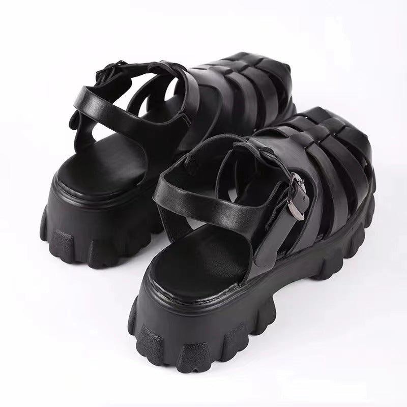 Damen  robuste Plateau-Sandalen mit mehreren Zier- und Komfortriemen, verstellbarer Metall-Schnalle und profiliertem Traktorabsatz Drune