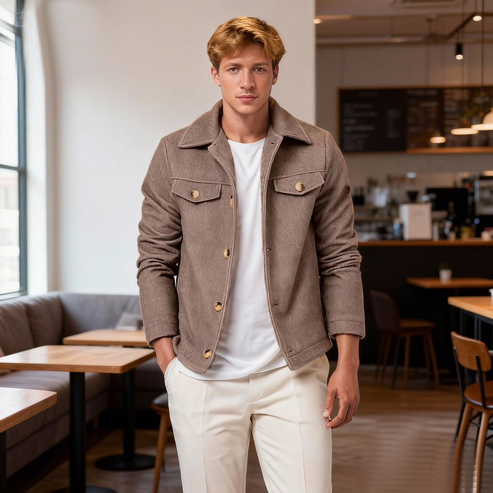 Herren Kurzjacke aus Velours‑Imitat mit Hemdkragen und Pattentaschen Drune