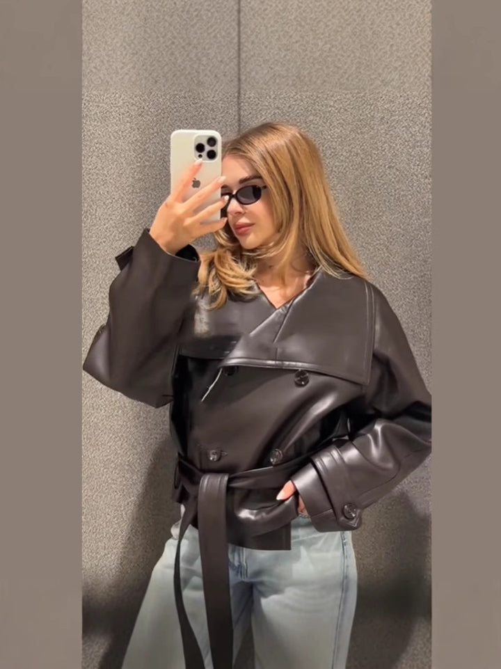 Damen trendige Lederjacke mit schickem Überwurfdesign Drune