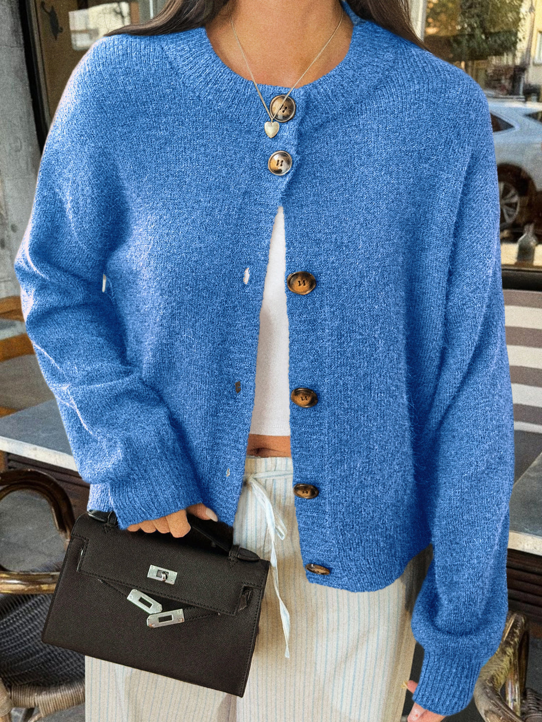 Damen nan kuscheliger Oversize-Strickcardigan mit Hornknopf-Leiste und Rundhalsausschnitt Drune
