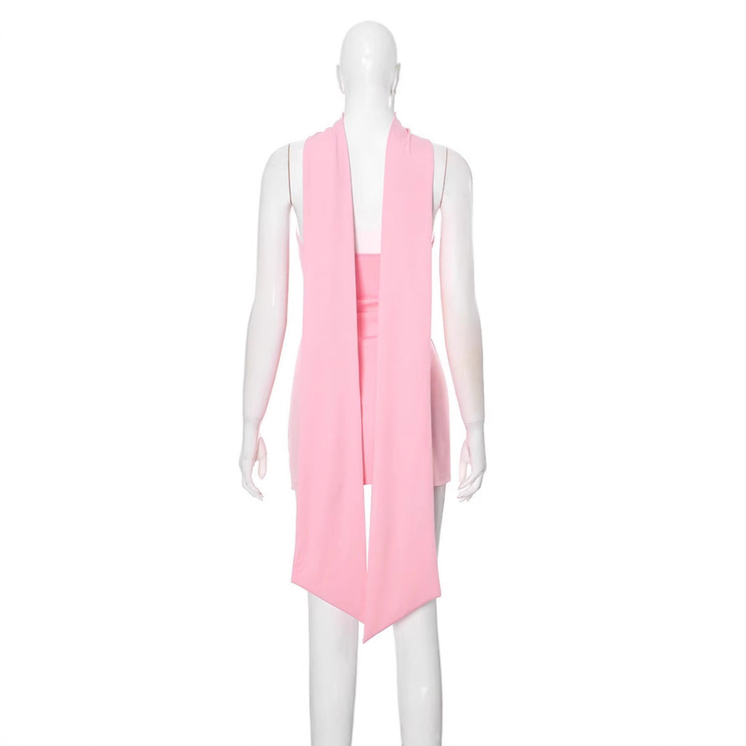 Damen Minikleid mit figurformendem Schnitt und schickem Halsschmuck Drune