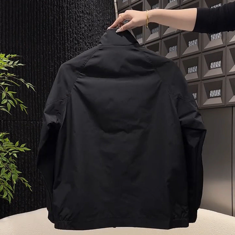 Herren Leichte Windjacke mit praktischem Stauraum Drune