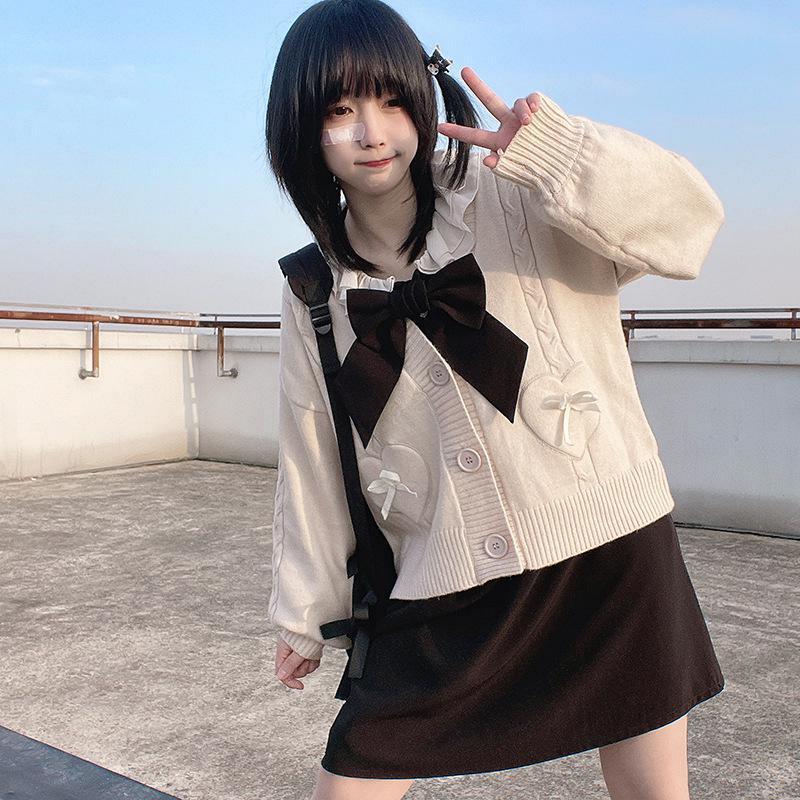 Damen Strickjacke mit Herzapplikationen Drune