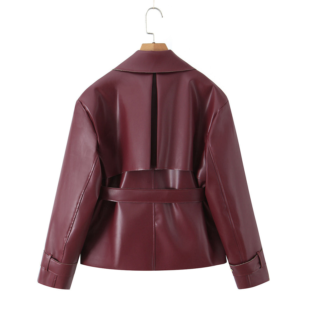 Damen Taillierte kurze Trenchjacke mit Bindegürtel und Cape-Detail aus veganer Lederoptik Drune