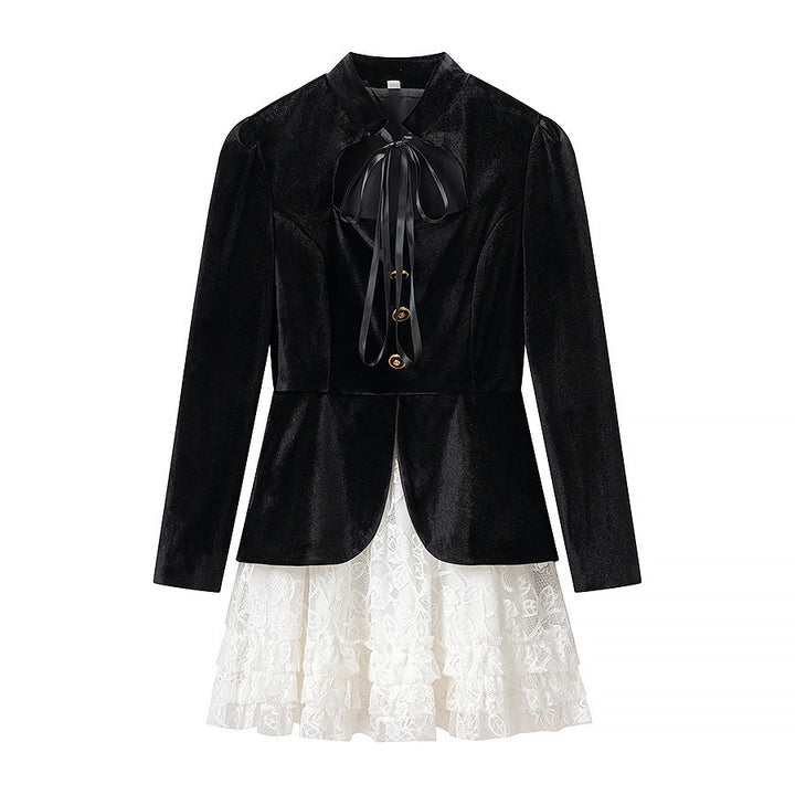 Damen Samt-Minikleid mit Schleifenkragen, Zierknopfleiste und mehrlagigem Spitzenrock Drune