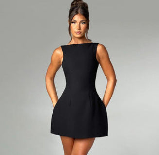 Damen Minikleid mit figurbetontem Schnitt und schwingendem Rock Drune