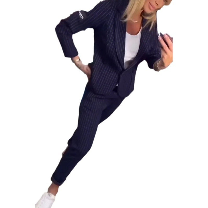 Damen Elegantes business-casual Anzug-Set mit feinen Streifen und modernem Schnitt Drune