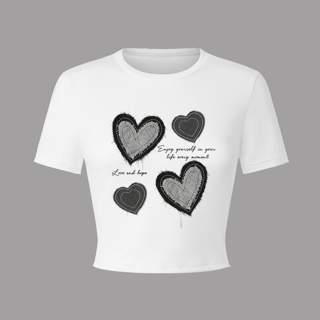 Damen Crop-T-Shirt mit kreativem Herzmotiv und motivierendem Schriftzug Drune