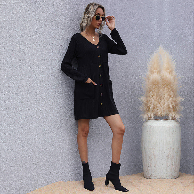 Damen Strick-Kurzkleid mit V‑Ausschnitt, Knopfleiste und Eingrifftaschen Drune