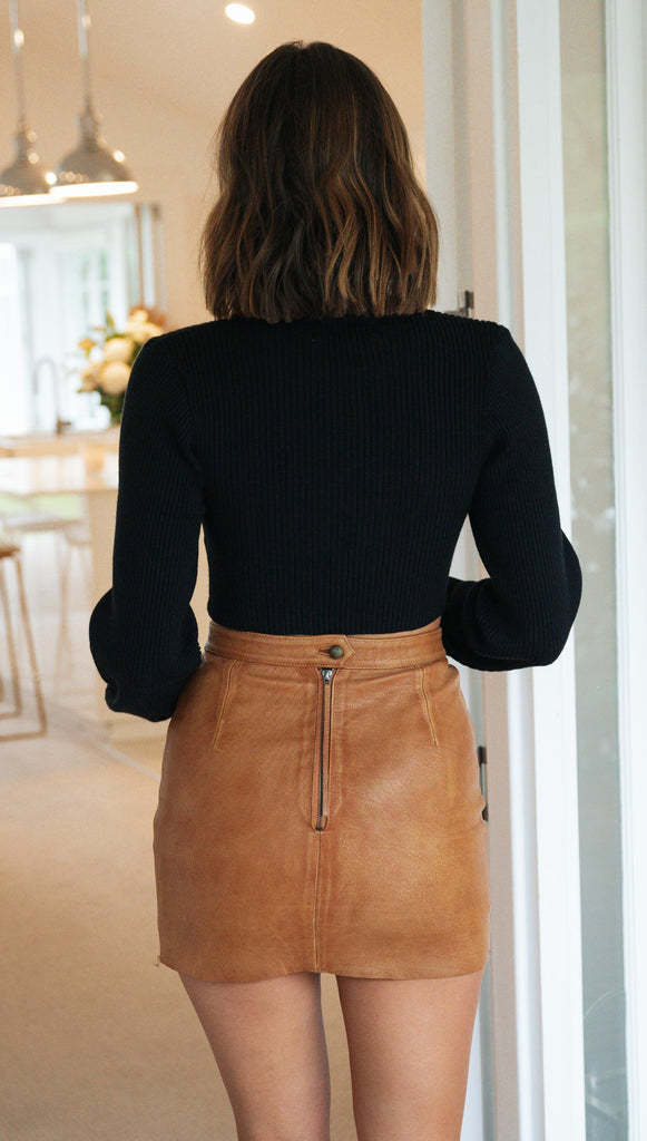 Damen eleganter croppierter Pullover mit hohem Kragen und Cut-Out Drune