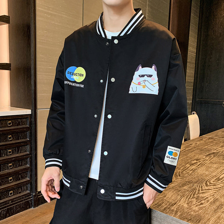 Herren Lässige College‑Bomberjacke im Windbreaker‑Stil mit Cartoon‑Patch und gestreiften Rippbündchen Drune