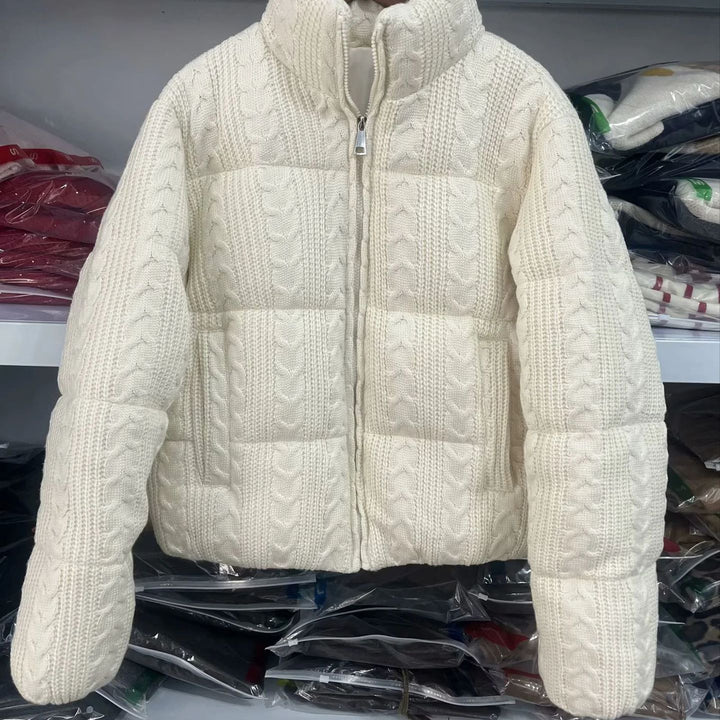 Damen nan gesteppte Strick‑Steppjacke mit Zopfstrick‑Optik, wattierter Thermofüllung und hohem Stehkragen Drune