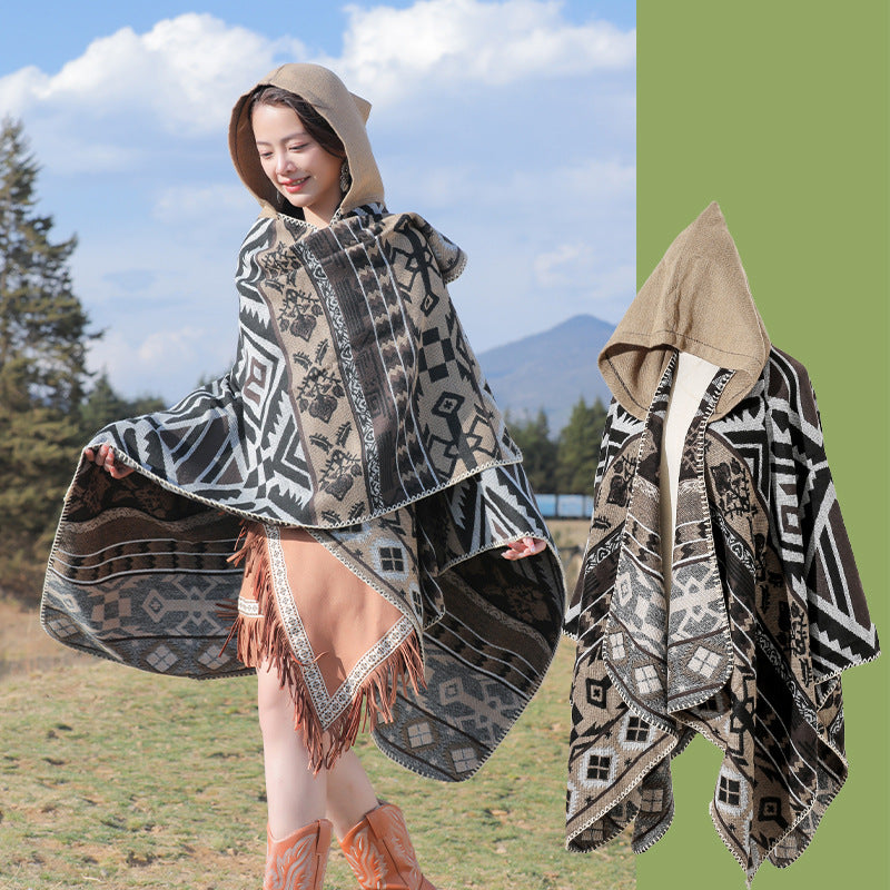 Warmer, böhmischer Schal mit Kapuze im Ethno-Stil