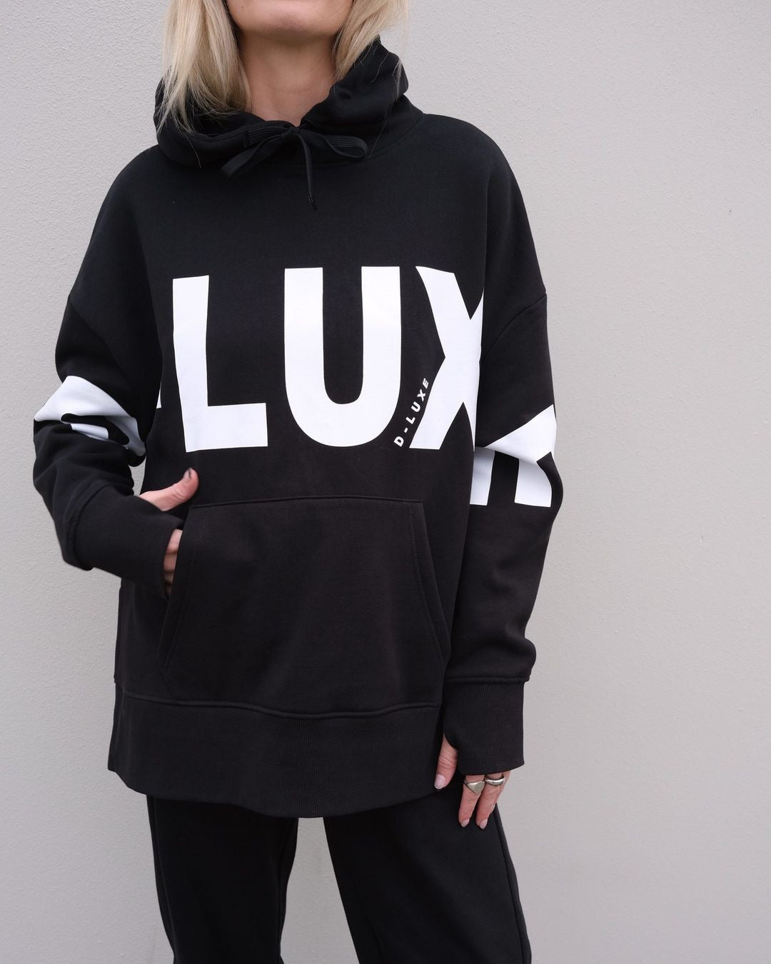 Damen Oversized Kapuzenpullover mit markantem Logoprint, Kängurutasche und Seitenschlitzen Drune