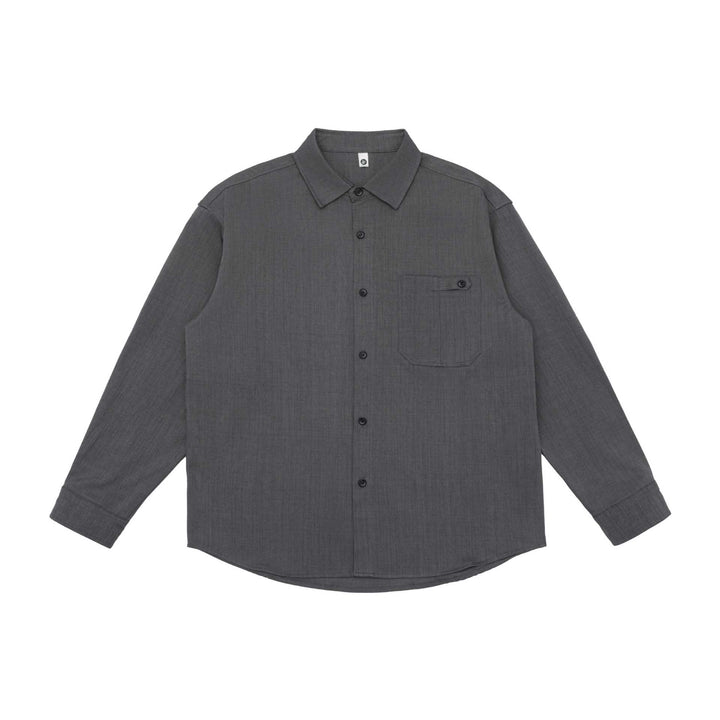 Unisex Oversize Hemdjacke im minimalistischen Workwear Stil mit gerundetem Saum und Brustpattentasche Drune