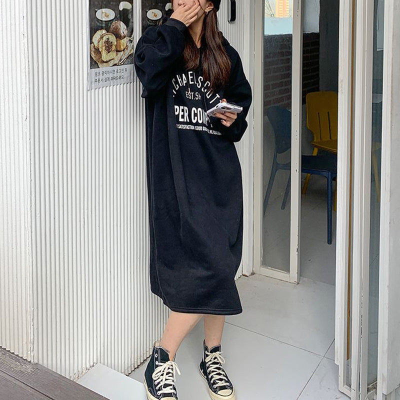 Damen Kapuzenkleid mit modernem Logodruck und lässigem Schnitt
