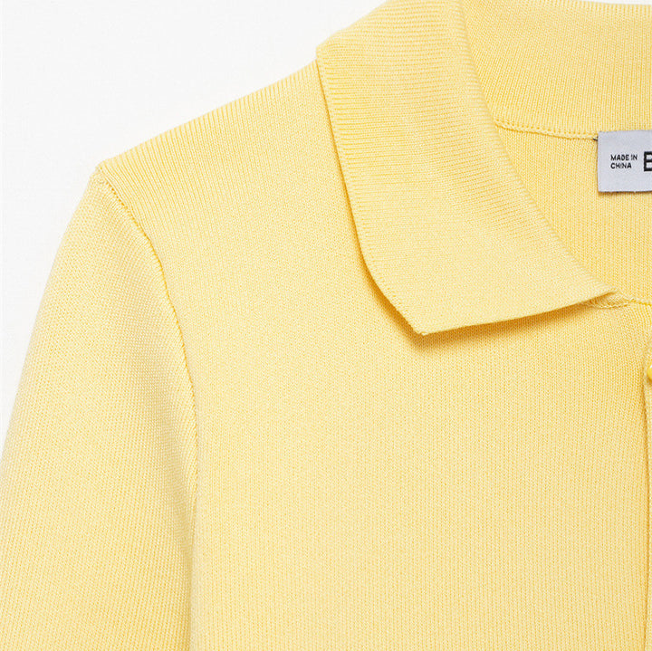 Damen 10+ taillierte Strickjacke mit Hemdkragen und Blütenknopfverzierung Drune