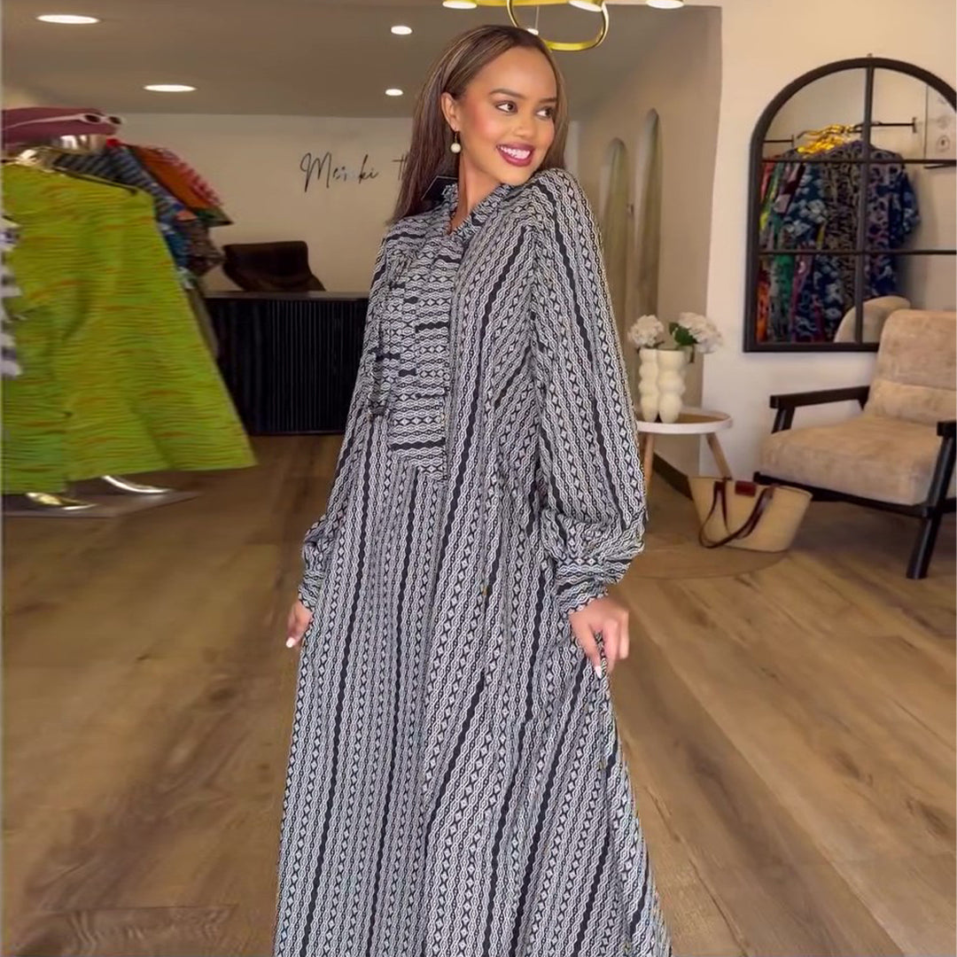 Damen Maxi-Kleid mit eleganten Volantärmeln und detailverliebtem Muster Drune