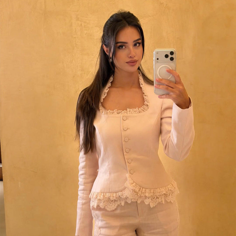 Damen Taillierter Blazer mit Spitzenbesatz, Knopfreihe und Schößchen Drune