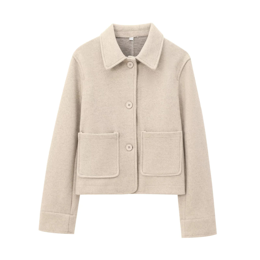 Damen nan kurze Wolljacke mit Hemdkragen, aufgesetzten Taschen und cleaner Boxy-Silhouette Drune