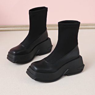 Damen Chunky Plateau‑Stiefelette mit elastischem Sock‑Schaft und skulpturierter Profillaufsohle Drune