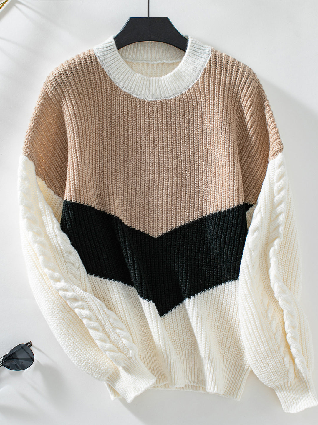 Damen Strickpullover mit modernen Farbblocklinien und Zopfmuster Drune