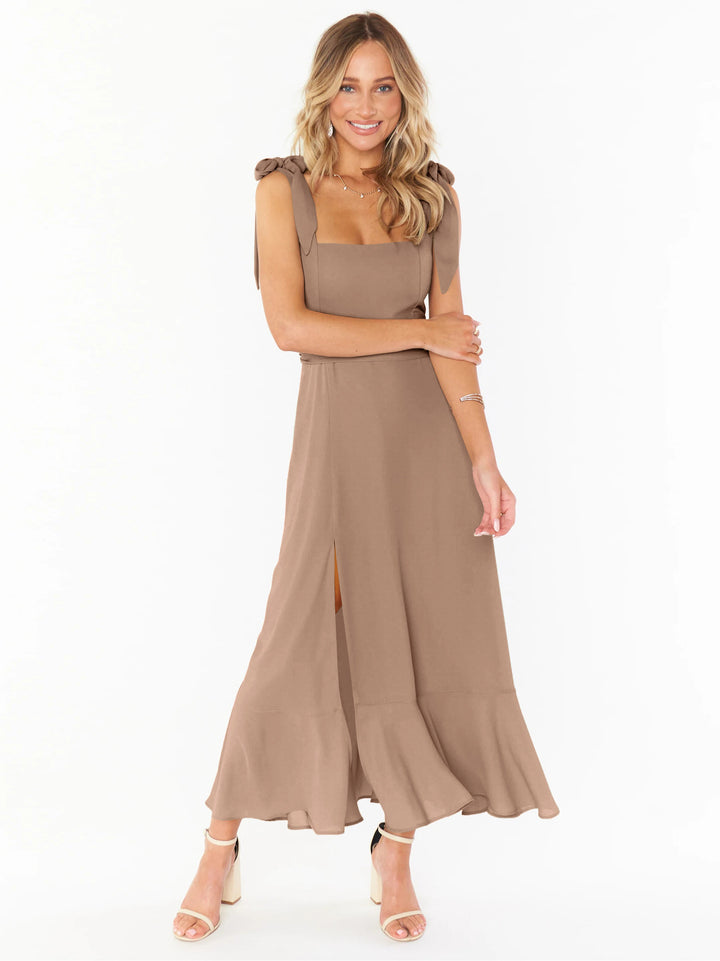 Damen Maxi-Kleid mit verspielten Trägern und elegantem Schlitz Drune