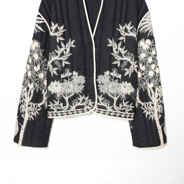 Damen nan kimonoartige gesteppte Jacke mit floraler Stickerei und kontrastpaspel Drune