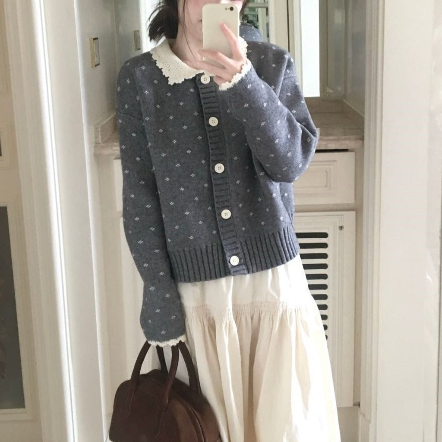 Damen Strickjacke mit Rüschenkragen und Knopfdetails Drune