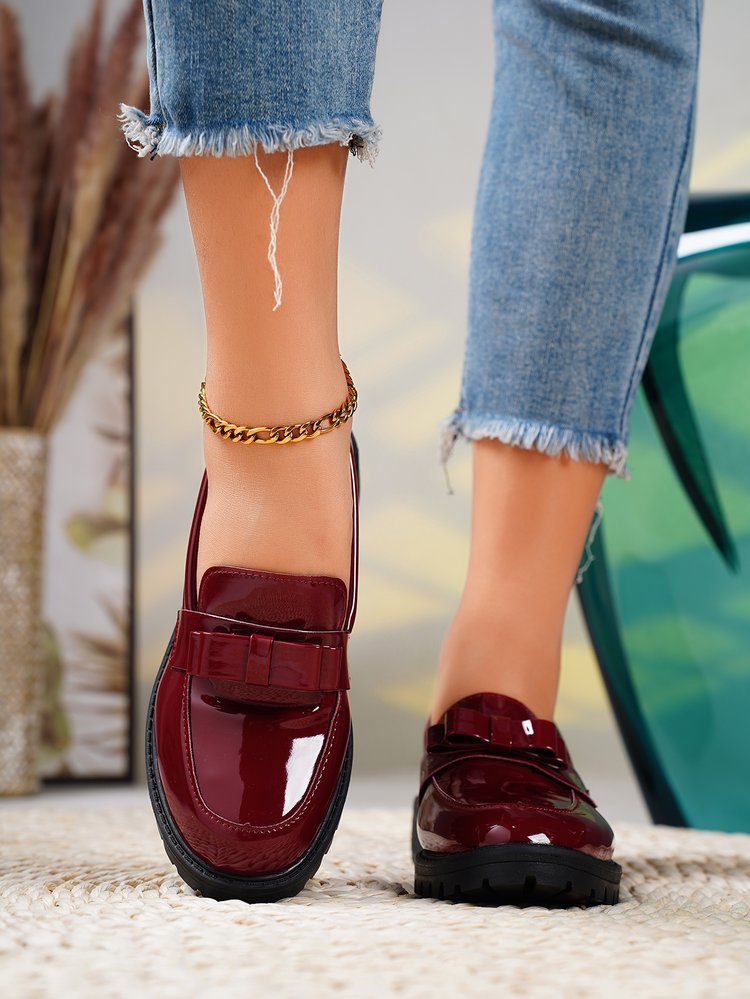Damen Lack-Loafer mit dekorativem Riemchen und profilierter Gummisohle Drune