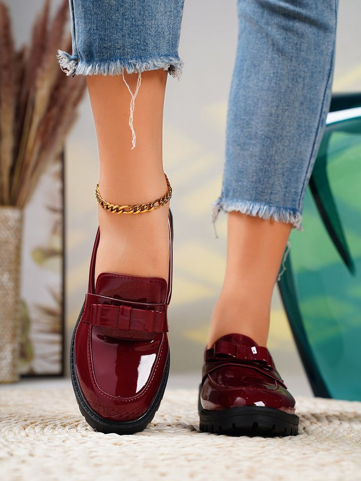 Damen Lack-Loafer mit dekorativem Riemchen und profilierter Gummisohle Drune