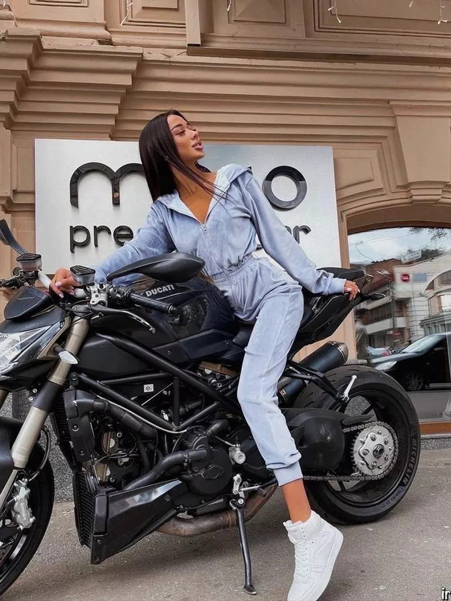 Damen Velours Jumpsuit mit Kapuze, Reißverschluss und tailliertem Gummibund Drune
