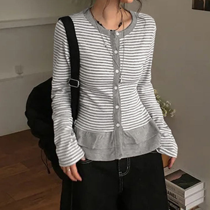 Damen nan feiner Kurzcardigan mit Knopfleiste, Spitzenkragen und welligem Saum Drune